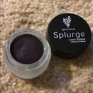 Younique Splurge cream shadow “RAPTUROUS”